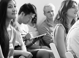 Les étudiants en noir et blanc
