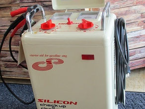 中古品 サンコー ELIKSAN エリクサン シリコン整流器 高性能充電器 プロ用バッテリーチャージャー SD-52　買取ました。