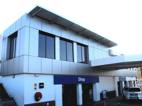automated glass doors and aluminium facades on a building