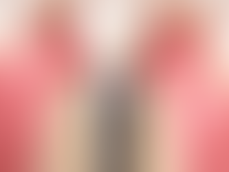 Implant dentaire : schéma ou illustration montrant une vis implantaire insérée dans l’os avec pilier et couronne dentaire.