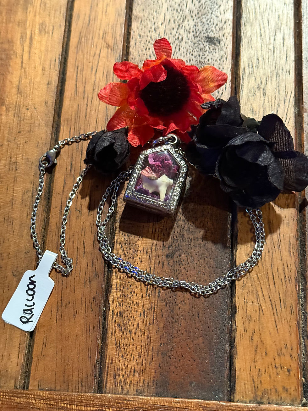 Thumbnail: Bone Locket