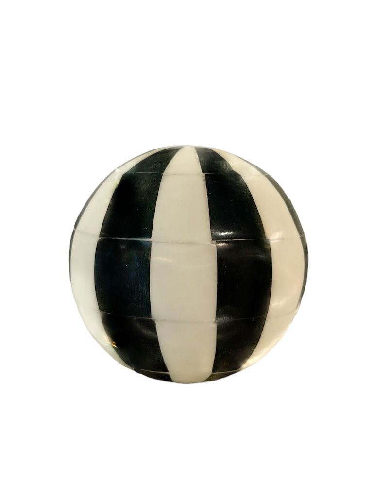 Thumbnail: Striped Ball Deco