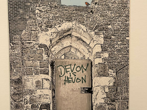 Devon is Hevon. Robins gate.
