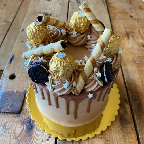 Eat & Mess Chocolate Overload Cake, Kent