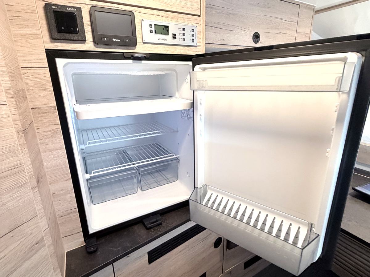 78-l-Kompressorkühlschrank mit Gefrierfach