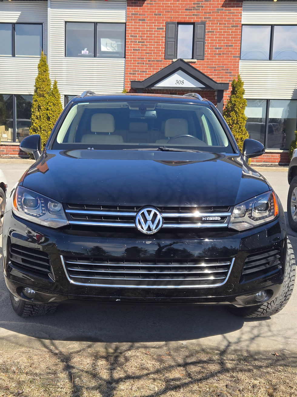 Ce Volkswagen Touareg hybride, déjà remarquable par sa conception, a été rehaussé par une installation audio sur mesure parfaitement adaptée à son caractère luxueux.