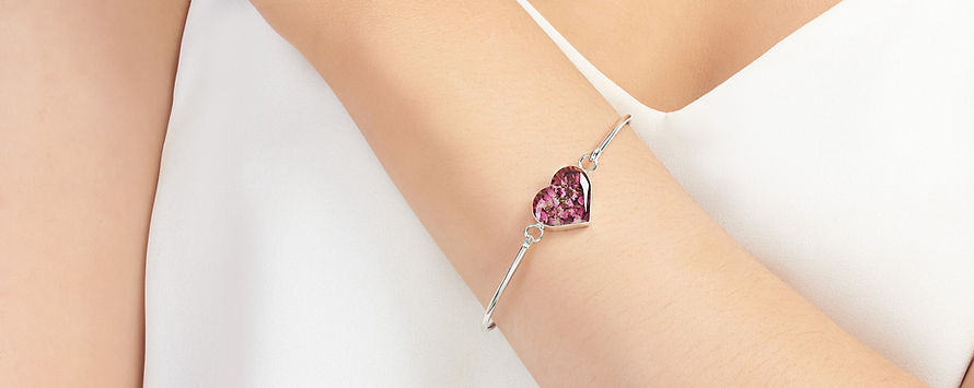 heather_bangle_hand