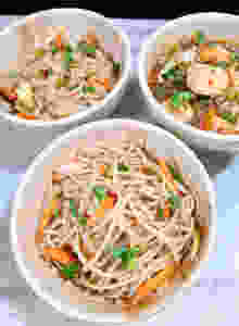 hakka noodles recipe, chowmein recipe, vegetarian fried rice, chilli paneer tofu, indian chinese meal, indian recipe blog, quick meal ideas, indian street food noodles recipe, whiskmixstir food blog, sheetal jandial