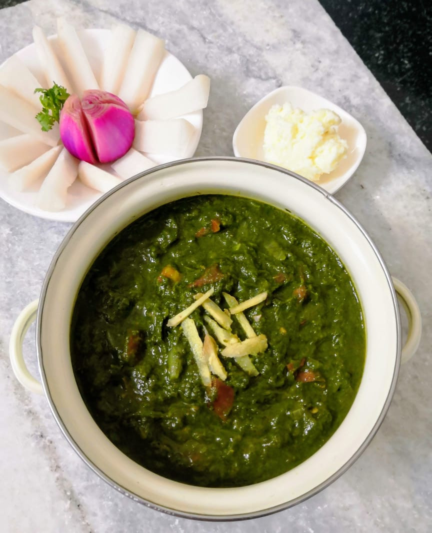 sarson ka saag recipe, makki ki roti recipe, saron da saag te makki di roti recipe, authentic traditional indian recipes, authentic punjabi north indian recipes, indian recipe blog whiskmixstir, sheetal jandial