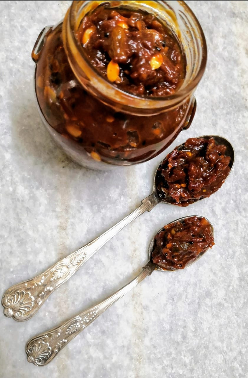 tamatar ki chutney recipe, indian style tomato chutney recipe, indian condiments recipes, indian style tomato salsa, vegetarian vegan tomato recipes, authentic indian recipes, traditional indian food recipe blog whiskmixstir, sheetal jandial