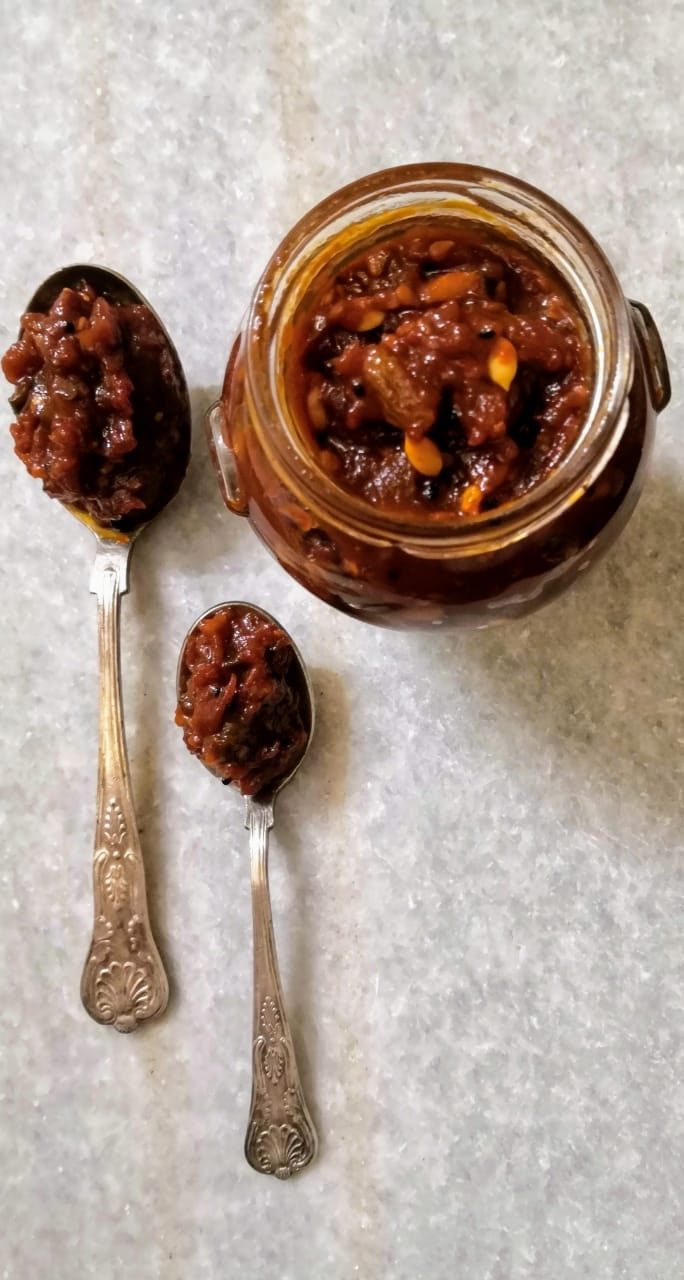 tamatar ki chutney recipe, indian style tomato chutney recipe, indian condiments recipes, indian style tomato salsa, vegetarian vegan tomato recipes, authentic indian recipes, traditional indian food recipe blog whiskmixstir, sheetal jandial