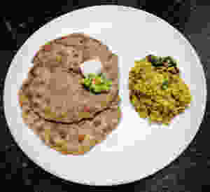 thalipeeth recipe, indian savoury pancake recipe, thecha recipe, indian recipe blog, multigrain flatbread recipe, traditional indian food blog whiskmixstir, sheetal jandial