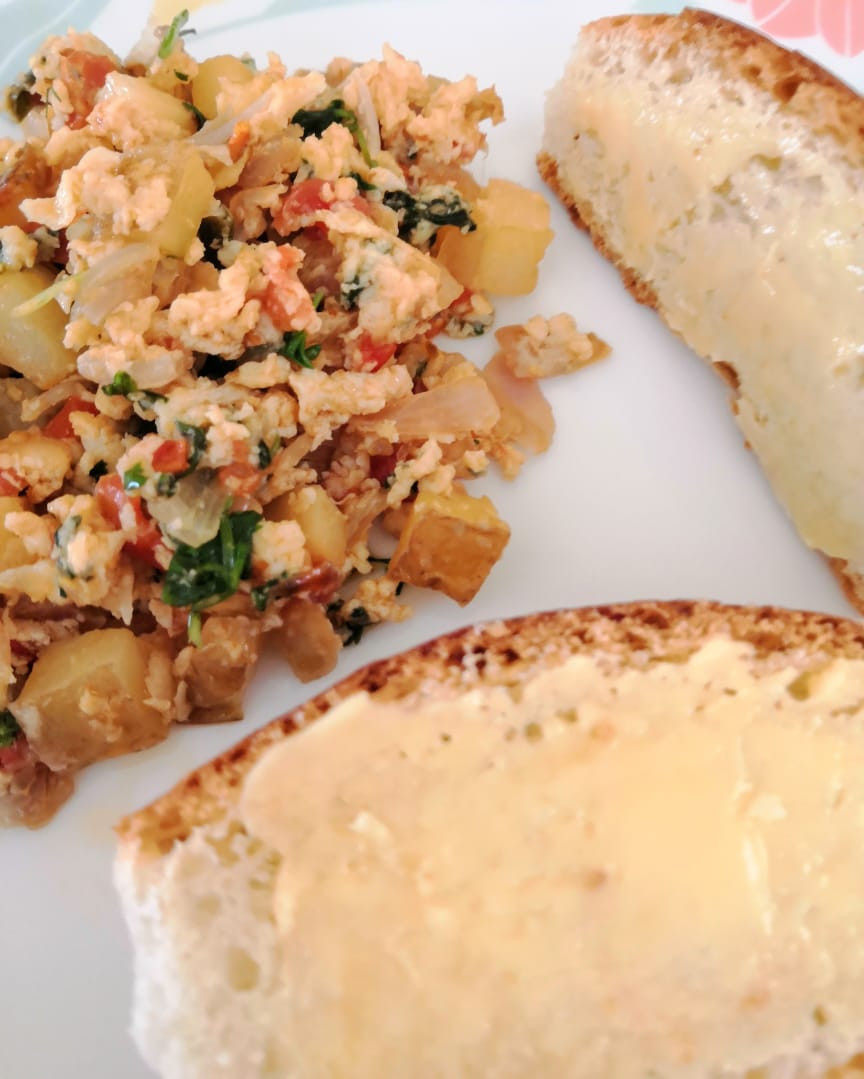 aloo bhurji recipe, potato bhurjee recipe, potato recipes, egg bhurjee recipe, aloo pyaaz tamatar chutney recipe, indian breakfast recipes ideas, indian food recipe blog whiskmixstir, sheetal jandial