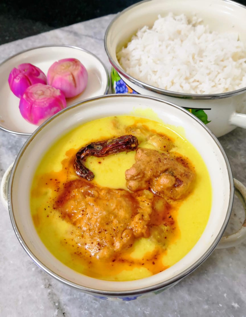 punjabi kadhi pakoda recipe, traditional indian curry recipes, indian food recipe blog whiskmixstir, sheetal jandial, yogurt based curry recipe, easy indian meal ideas