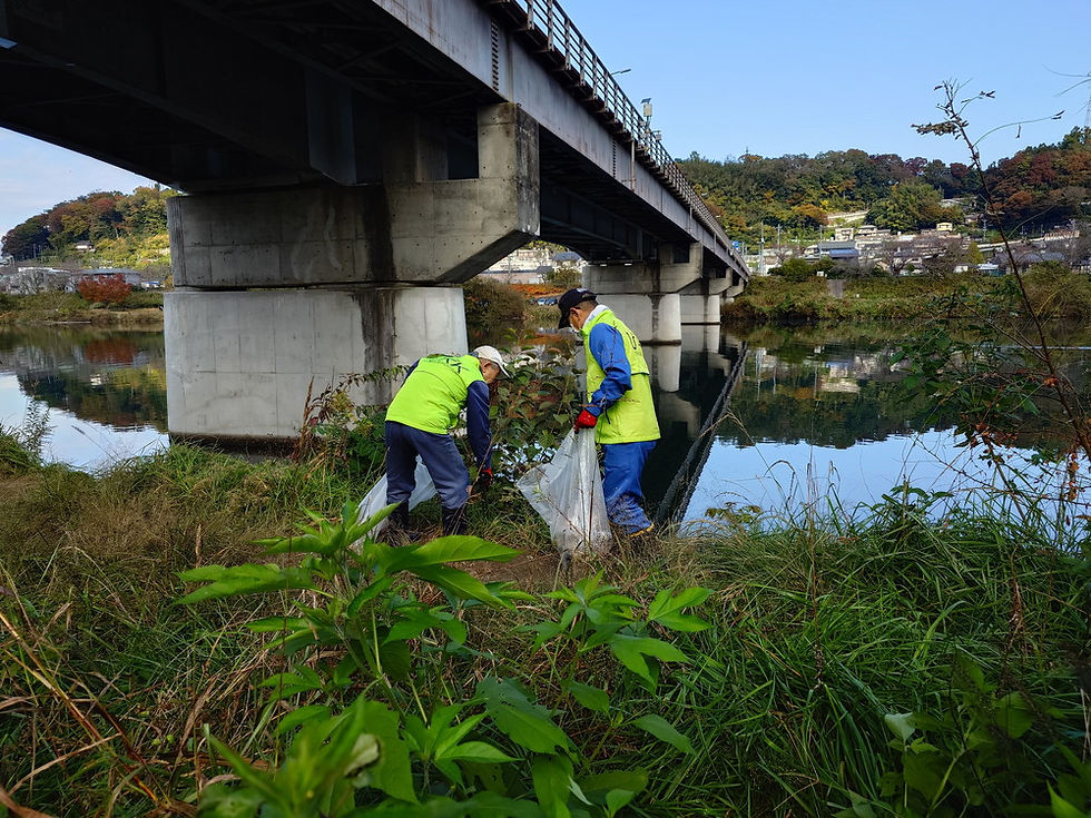 桂川河川公園の清掃活動を行いました