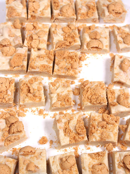 Amarettini-Fudge mit Zimt