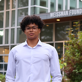 Alex Laraia Headshot.png