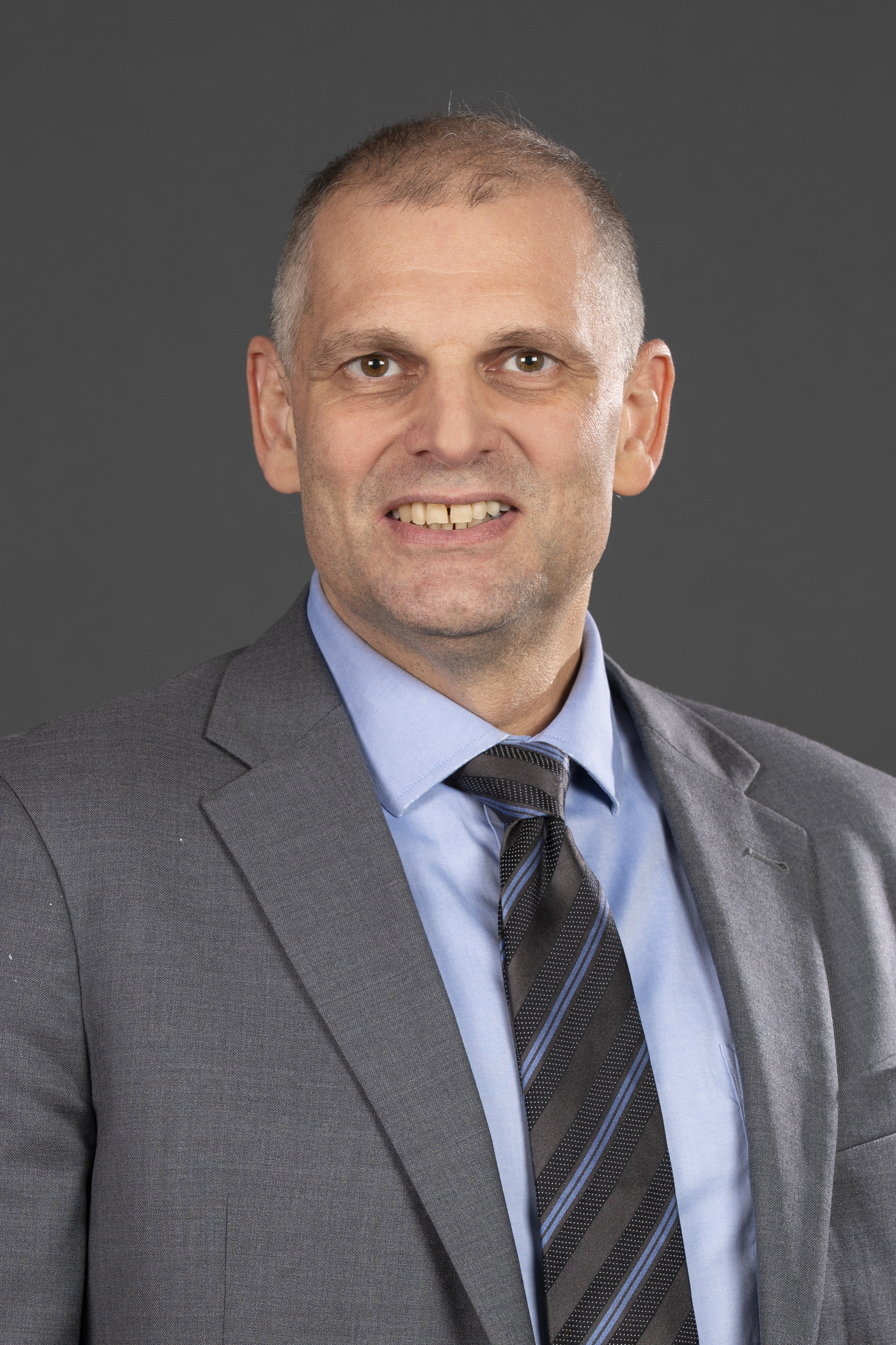 Theriault Headshot 2024.gif