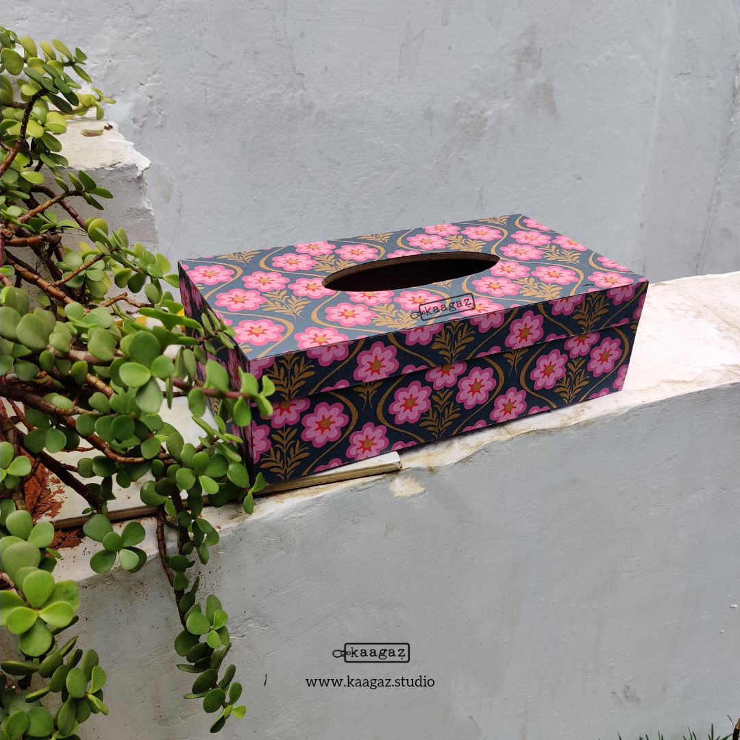 Tissue box 