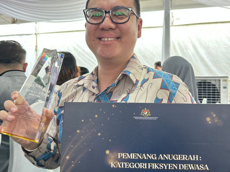 From Academia to Literary Excellence: Prof. Dr. Adrian Lee’s Award-Winning Malaysian Narratives