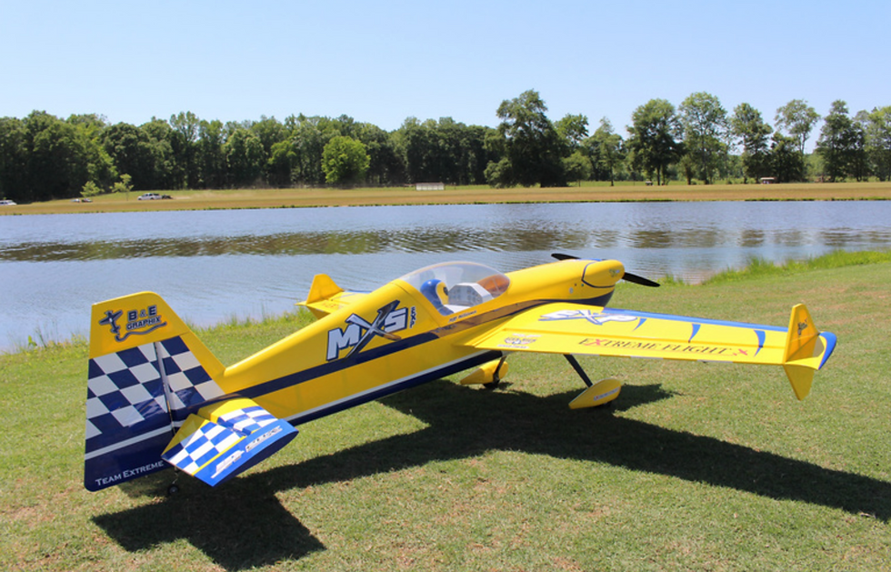 Extreme Flight MXS 104" ARF kit