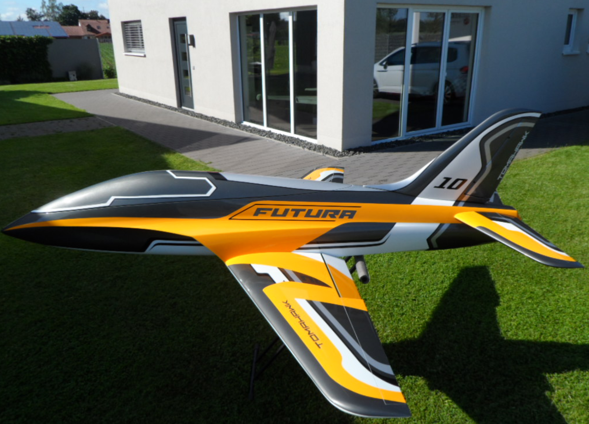 Futura 2.5m full composite kit, painted type E,yellow