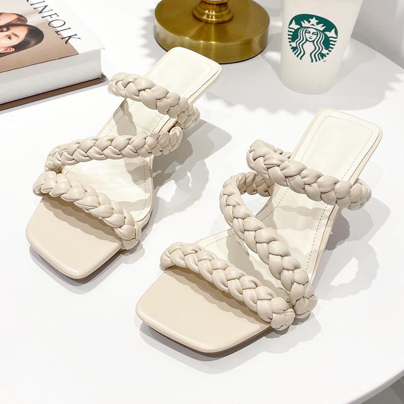 Miniatura: sandalias trenzadas
