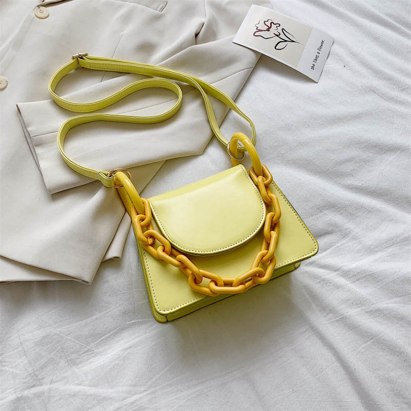 Thumbnail: mini-bag/chain detail