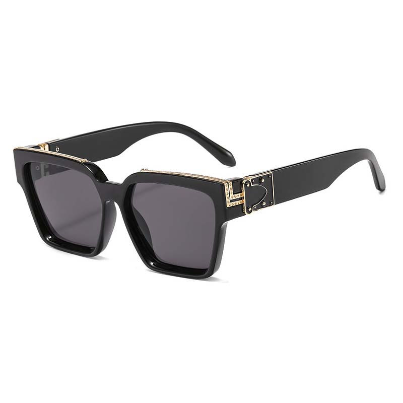 Thumbnail: glasses