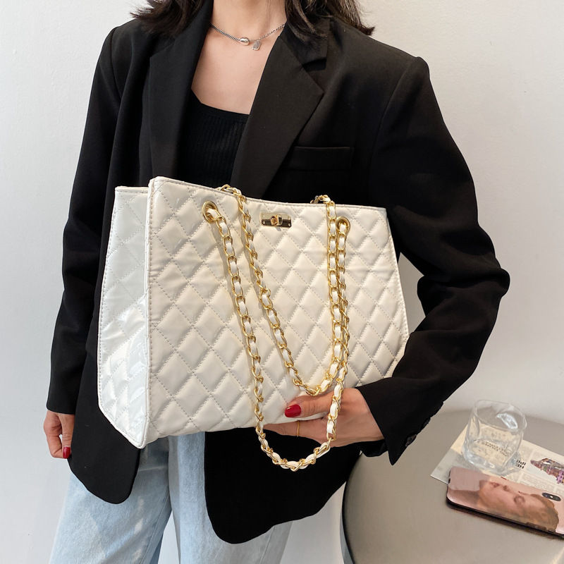 Thumbnail: handbag/tote bag