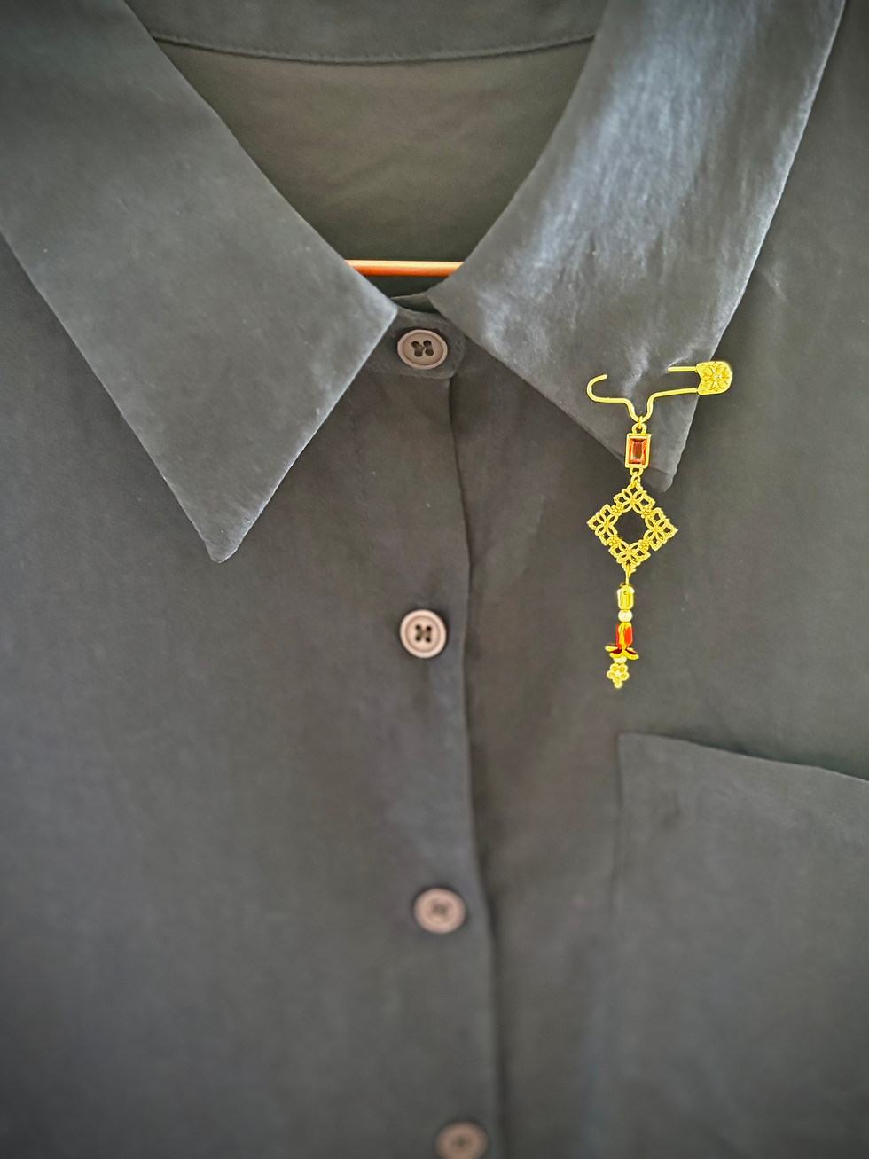 Thumbnail: Orient series - Xi brooch