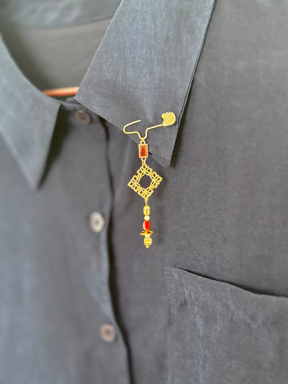 Thumbnail: Orient series - Xi brooch