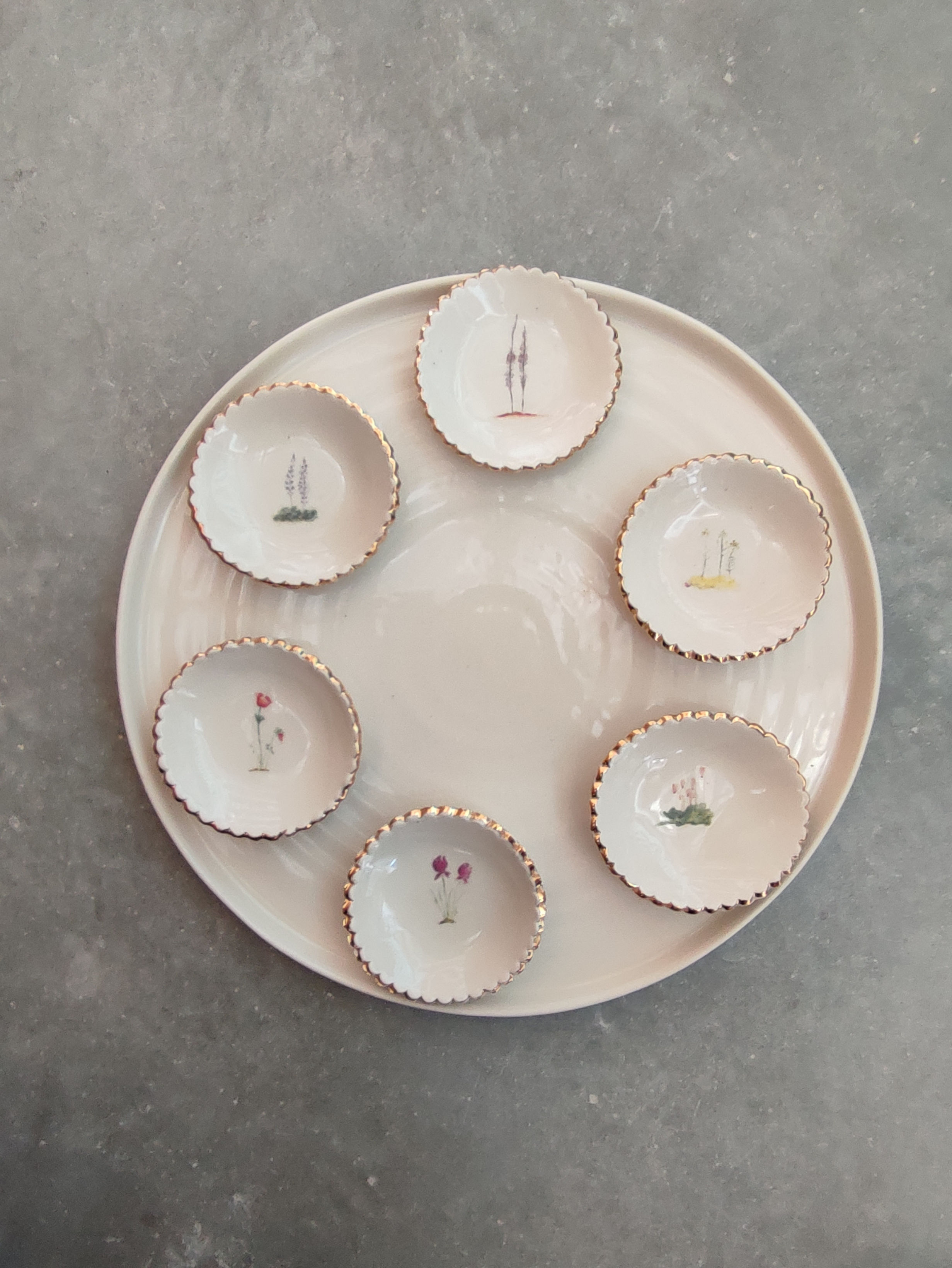 קערת פסח מוזהבת