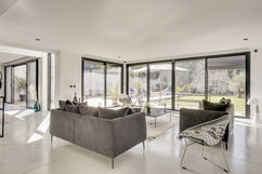 21 Décoration de séjour - Lumineux, sol en béton ciré.jpg