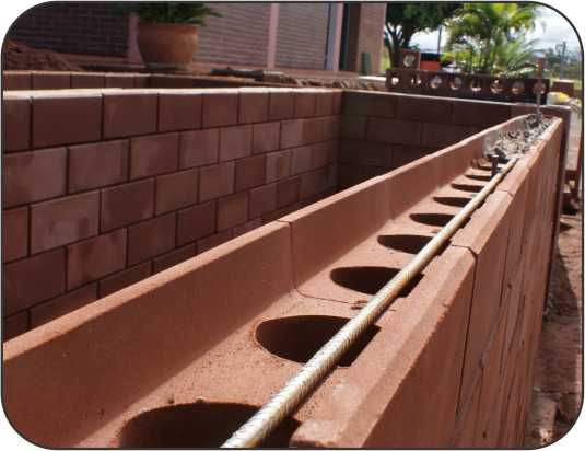 Miniature : Briques de Chaînage Compressées et Stabilisées au Ciment