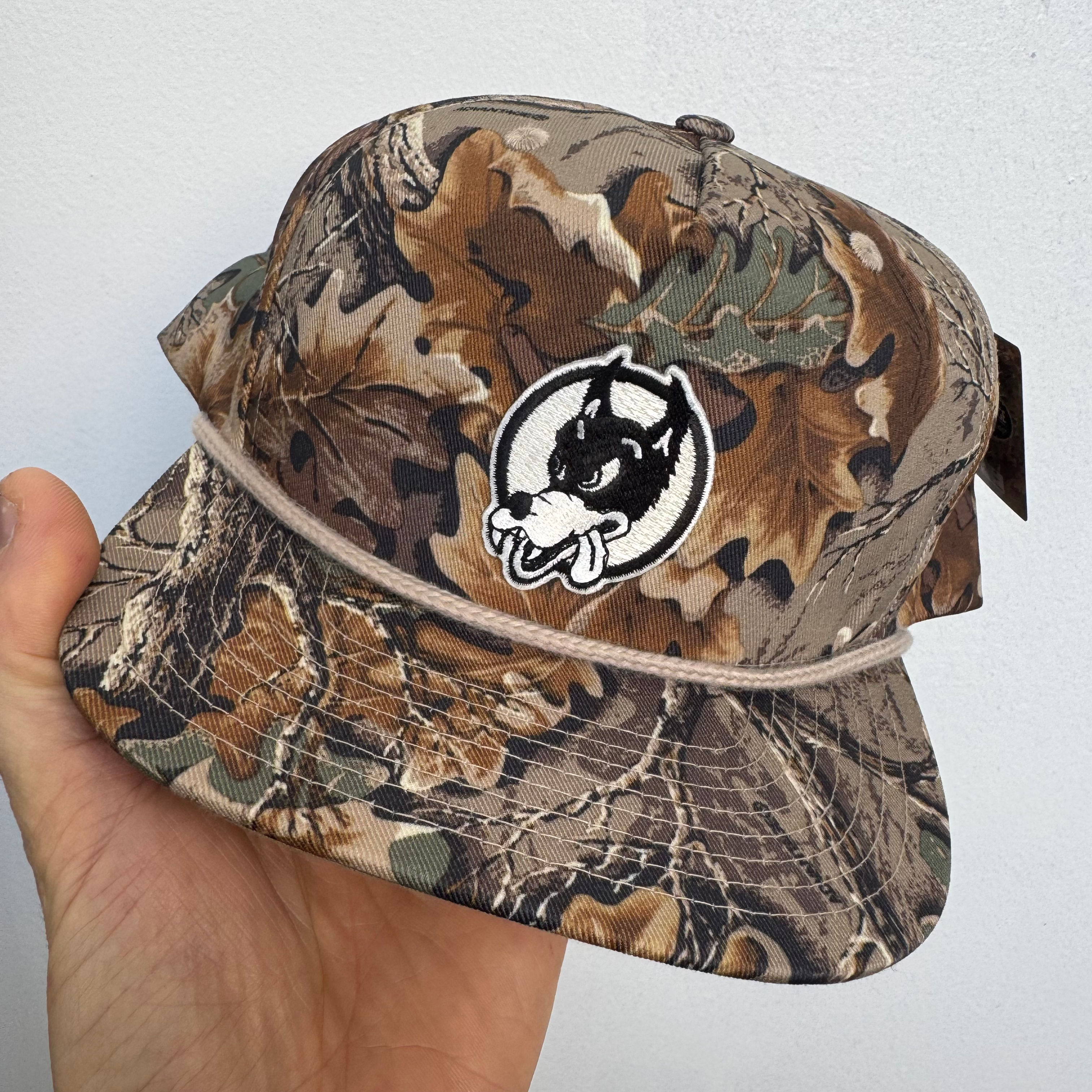 Black n White Wolf on Adjustable Richardson “UMPQUA Hat
