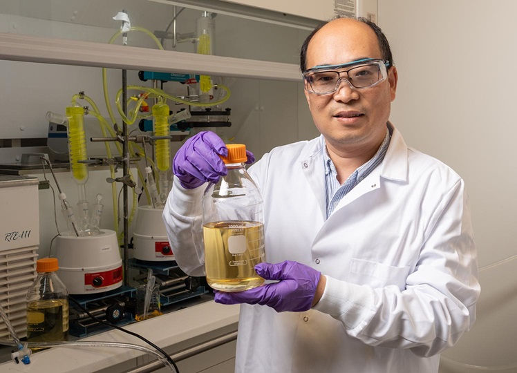 Liu develops biofuels in his lab at Purdue University. (Photo: Joshua Clark, Purdue University)