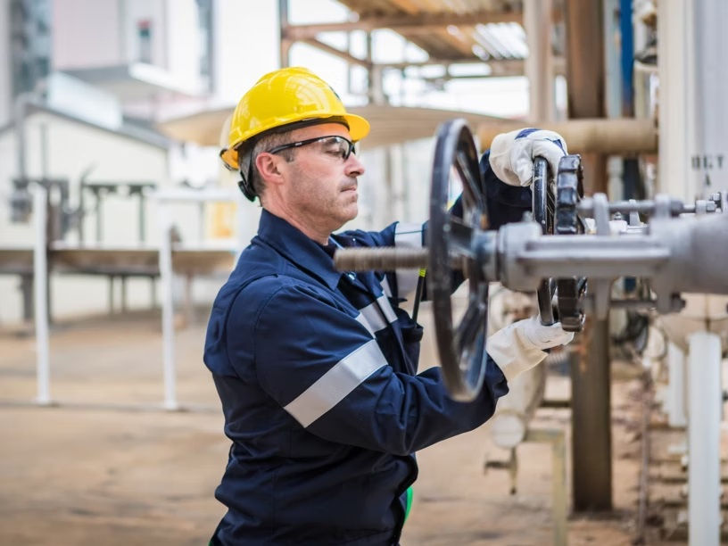 Eni awards Saipem EPC contract for deoxygenation unit at Porto Marghera biorefinery