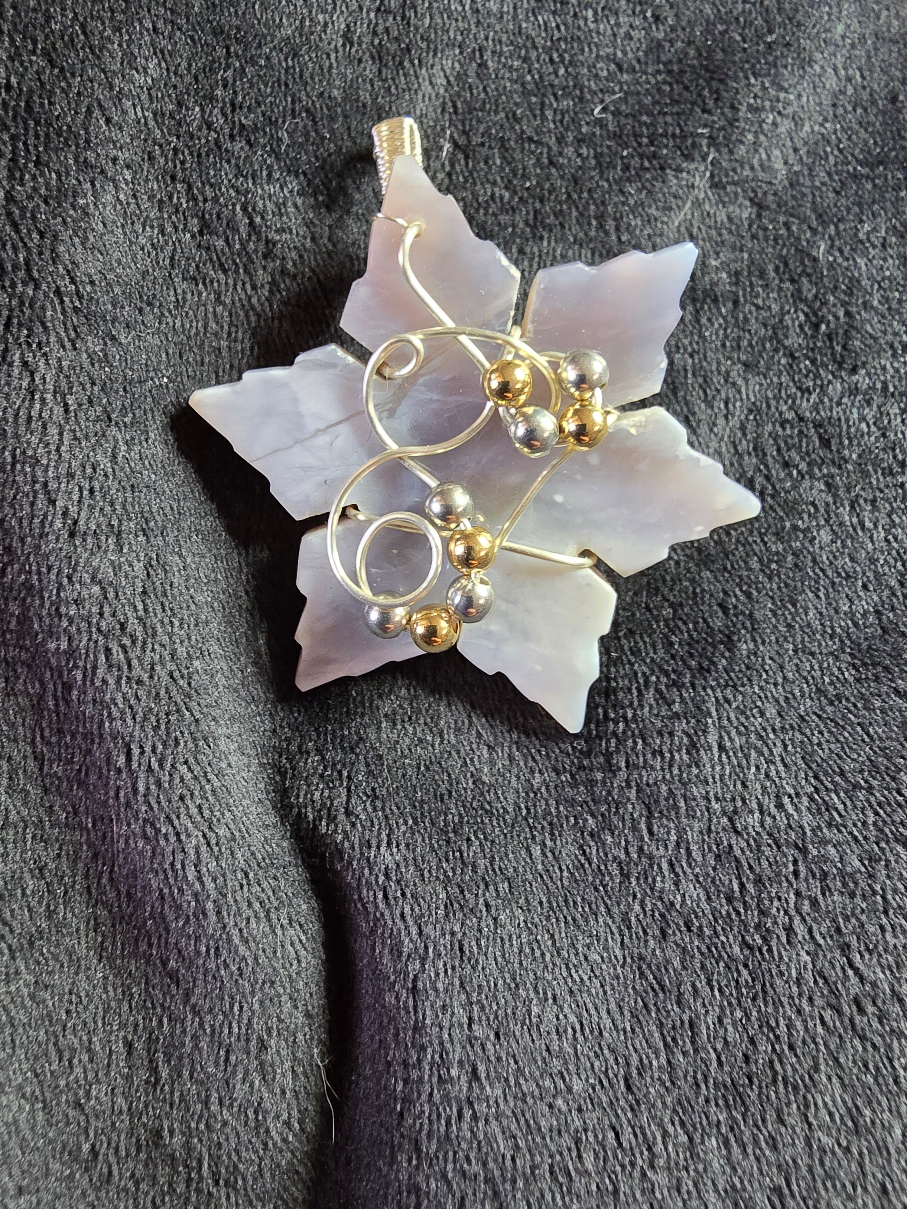 Chalcedony snowflake/leaf