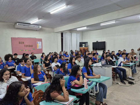 'Central do Enem' inicia aulas em 12 escolas-polos de Macapá e Santana