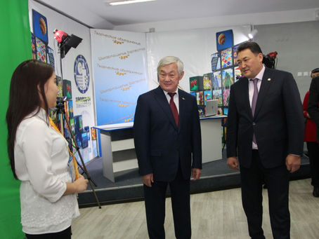 Қазақстан Республикасы Премьер-Министрінің орнынбасары
Оқушылар сарайының жұмысымен танысты