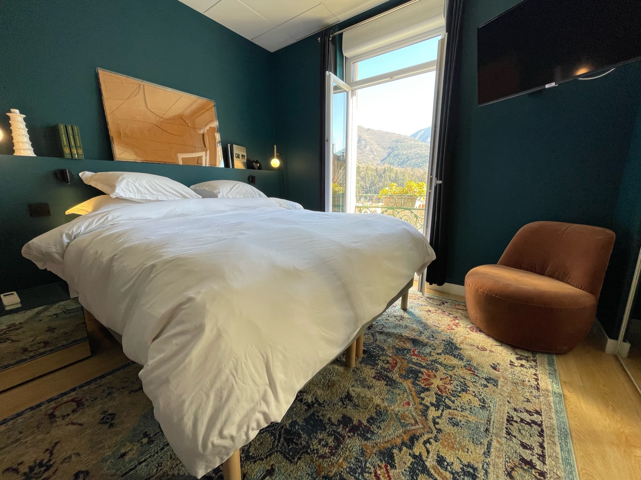 L’Exécutive avec Vue Montagne — ŌSTĀN