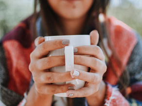 Miel et boisson chaude : bonne ou mauvaise idée ?