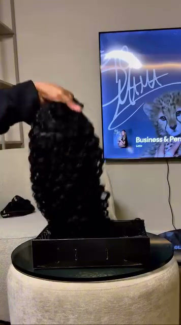 Thumbnail: Virgin Half Wig l Deep curly 