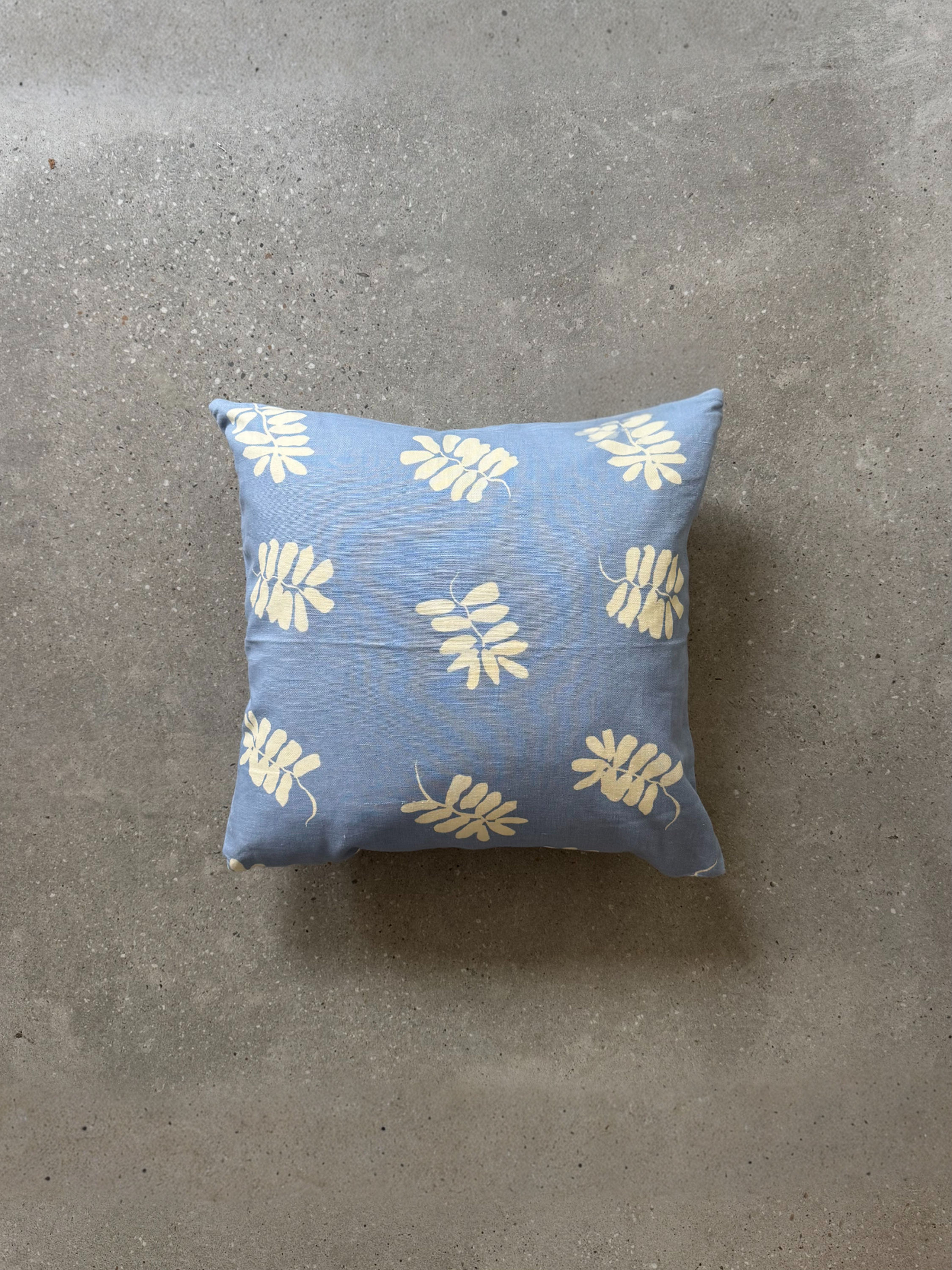 Seacloth Pillow - Lavender and White Leaves 