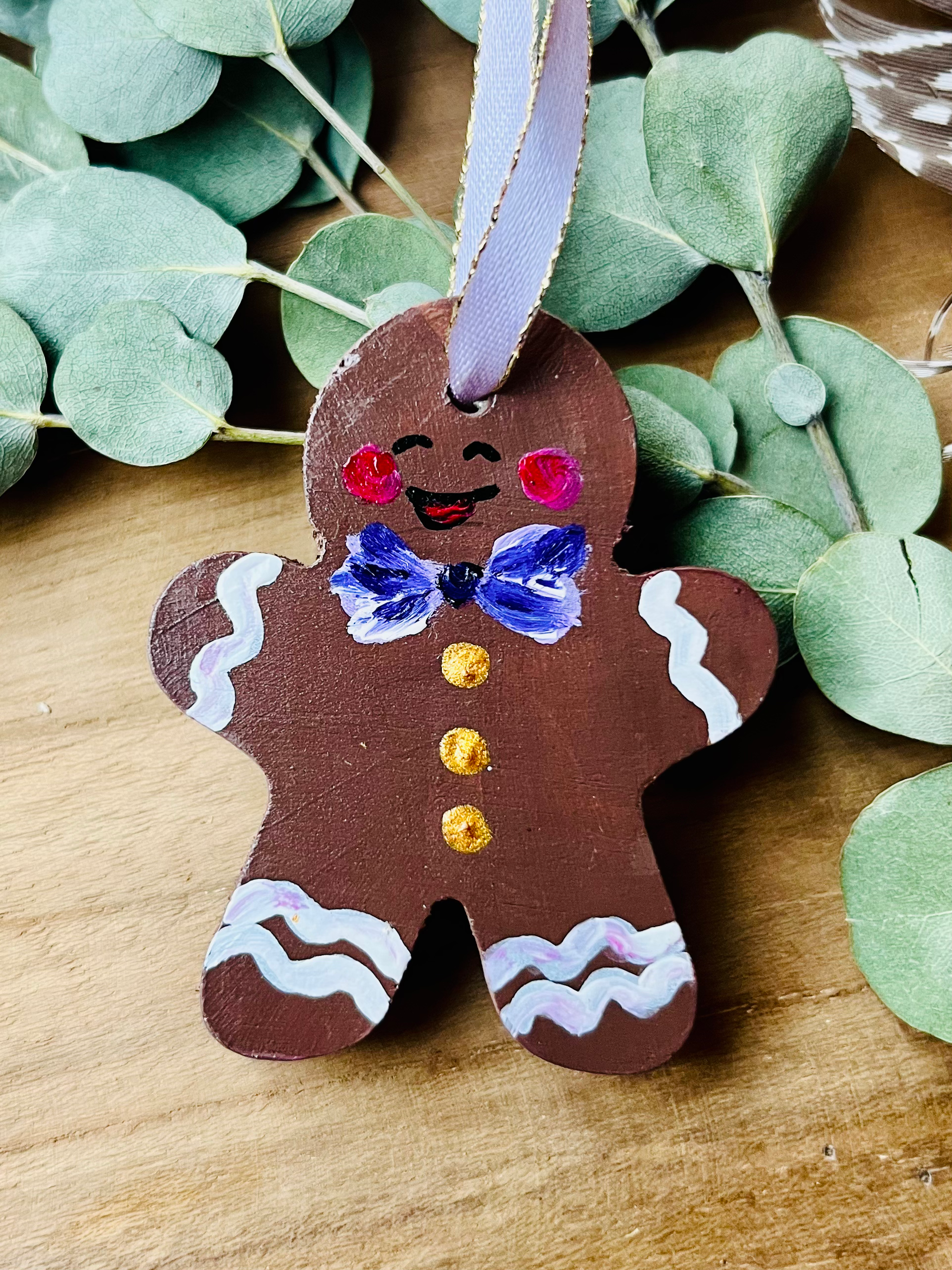 'Gingerbreadman met paarse strik' Kersthanger