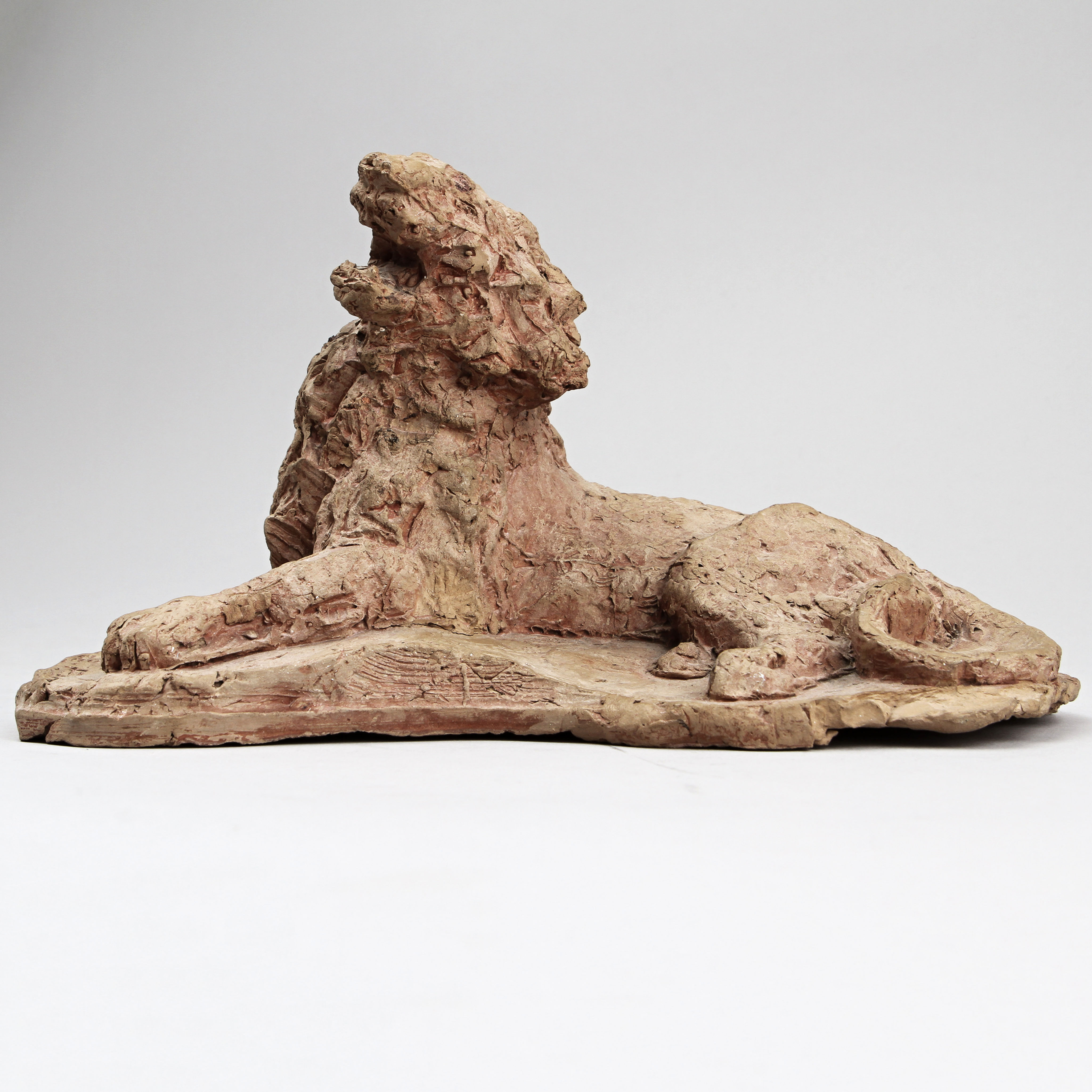 Carl Frisendahl (1886‑1948): Liggande sårat lejon