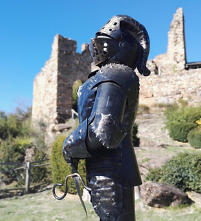 chasse aux boites à secrets-chateau lordat-chateau d'usson-visite guidee ariege.jpg