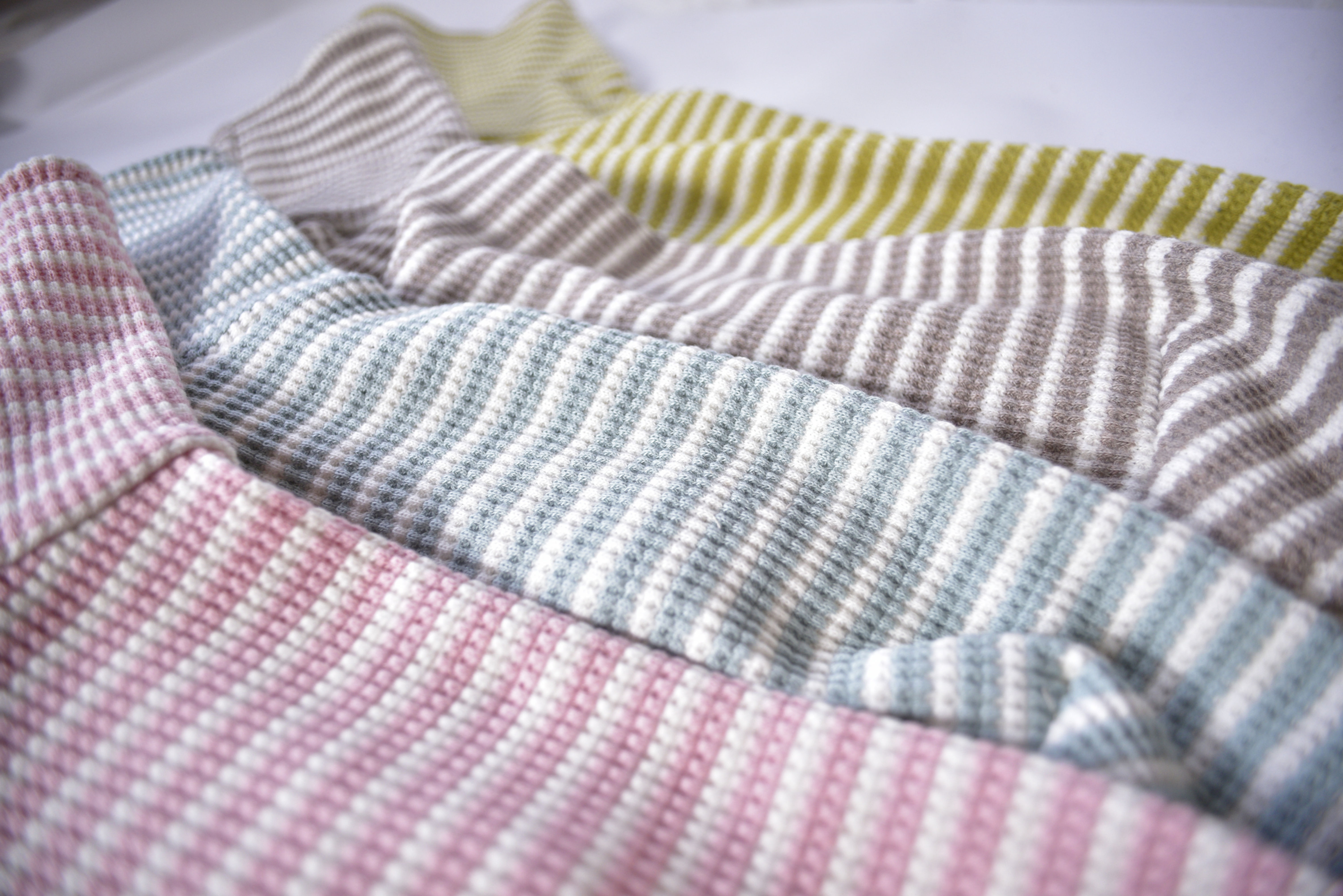 定番人気ワッフル×ボーダーのナチュラルＴシャツ＆ロンパース