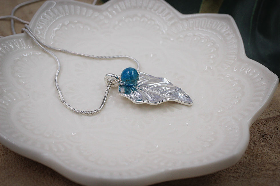 Miniature : Collier Feuille – Collection Jardin Secret